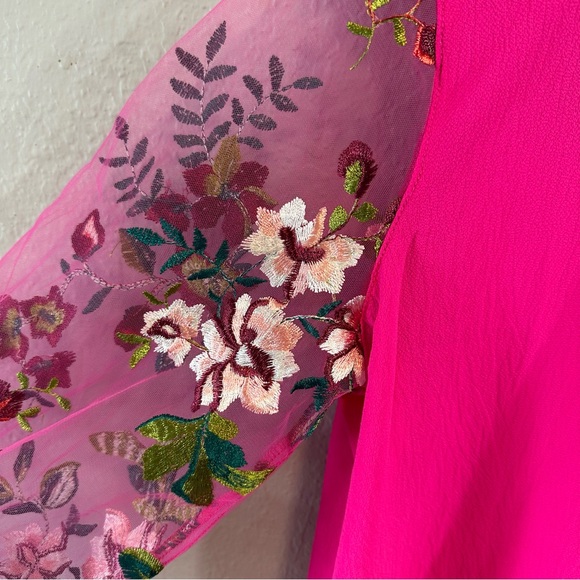 Umgee | Hot Pink Blouse‎ with Floral Mesh Sleeves - Picture 6 of 8